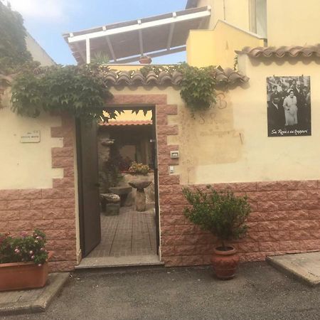 Sa Rosa E Su Trapperi Bed & Breakfast Oschiri Exterior photo