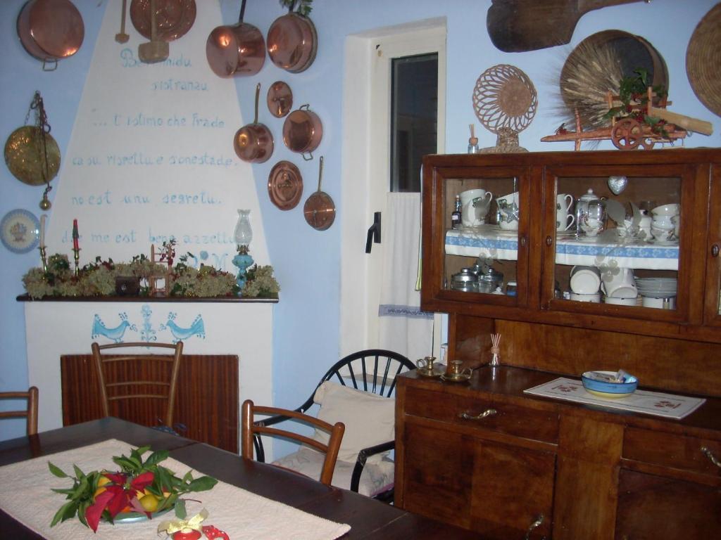 Sa Rosa E Su Trapperi Bed & Breakfast Oschiri Exterior photo